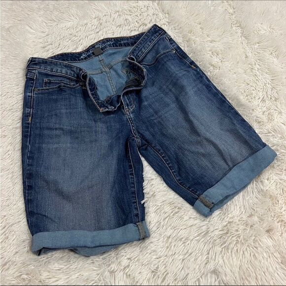Eddie Bauer jean shorts 10 - Picture 1 of 6